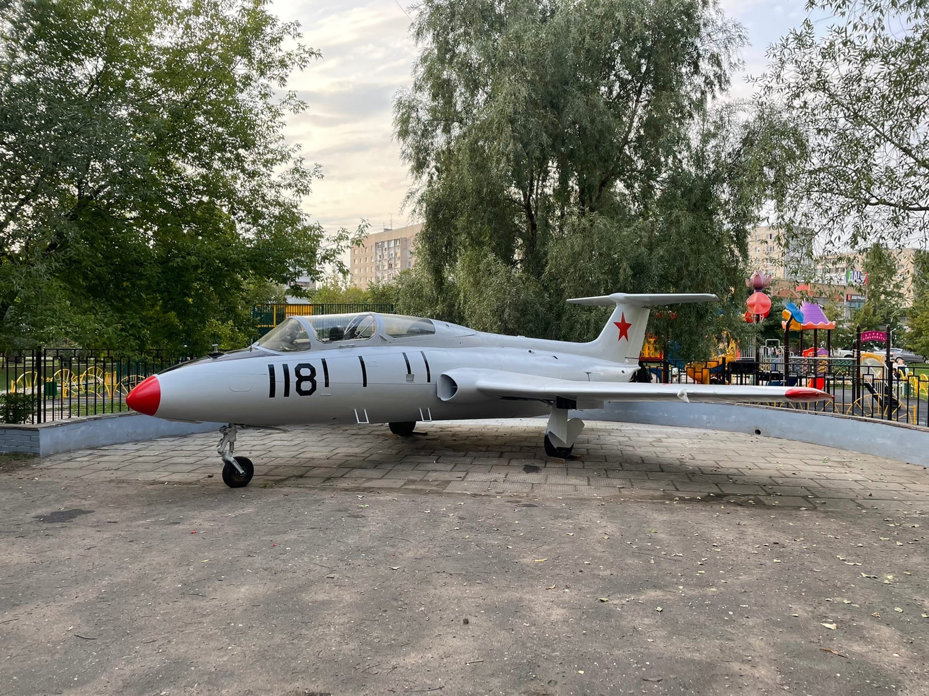 В Жуковском установили самолет Л-29 | Новости — Жуковский, Московская  область.