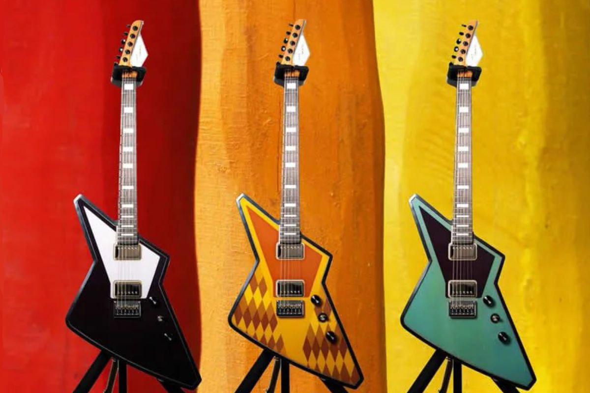 Гитара с экраном из электронных чернил меняет цвет под музыку